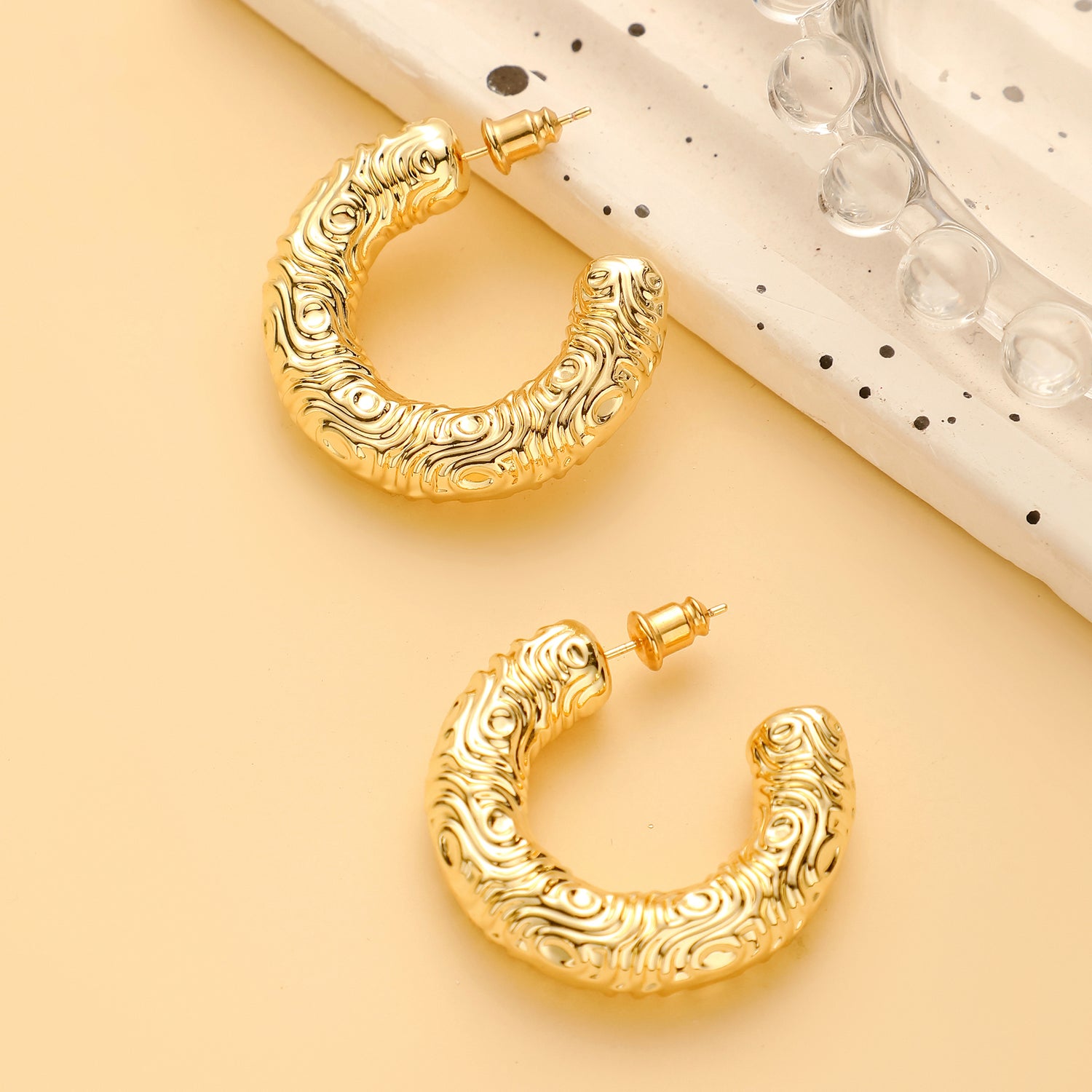 golden Large Hoop Earrings, 14K goldenen-Plated Large Hoop Earrings, Lightweight Fashionable Women's Earrings, Simple and Stylish Versatile Earrings, Perfect Gift