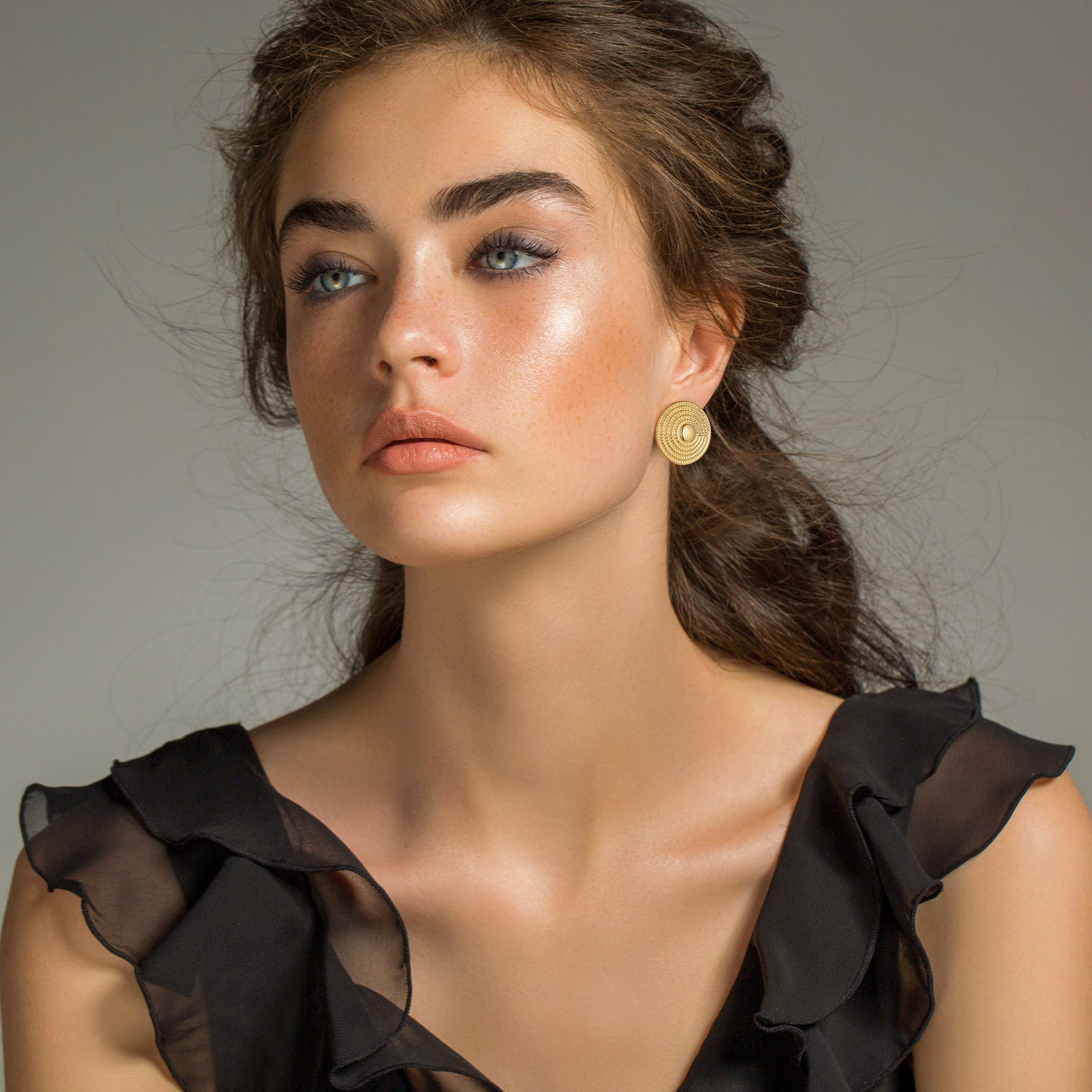 Chunky golden Earrings for Women, 14K golden Plated Statement Earrings for Women Large Stud golden Chunky Earrings Hypoallergenic Lightweight Big Coin Thick Chunky golden Earrings for Women Trendy Jewelry