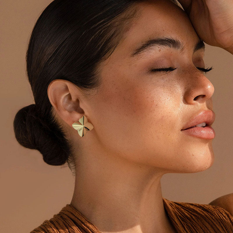 golden Silver Chunky Earrings for Women Lightweight 14k golden Plated Statement Stud Earrings for Women Trendy Jewelry Gifts