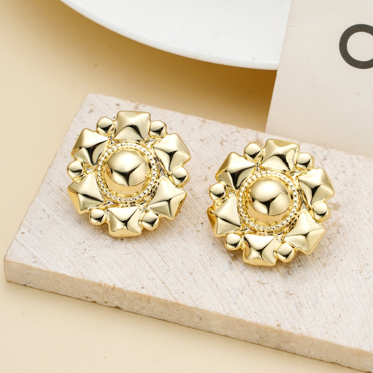 Women's large earphones thick bottom sunflower earphones Lightweight and stylish women's accessories earrings Fashionable women's matching accessories Women's daily holiday