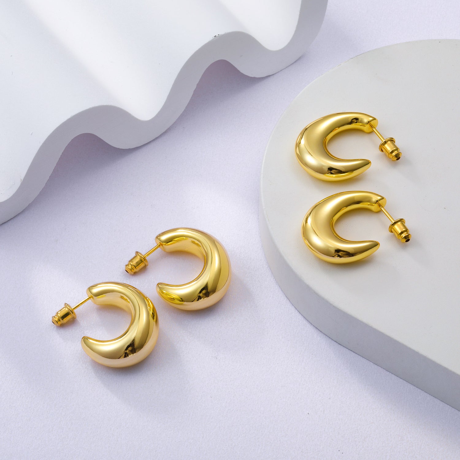 golden Hoop Earrings Set for Women 14K golden Plated Lightweight Chunky golden Hoop Earrings for Women Jewelry