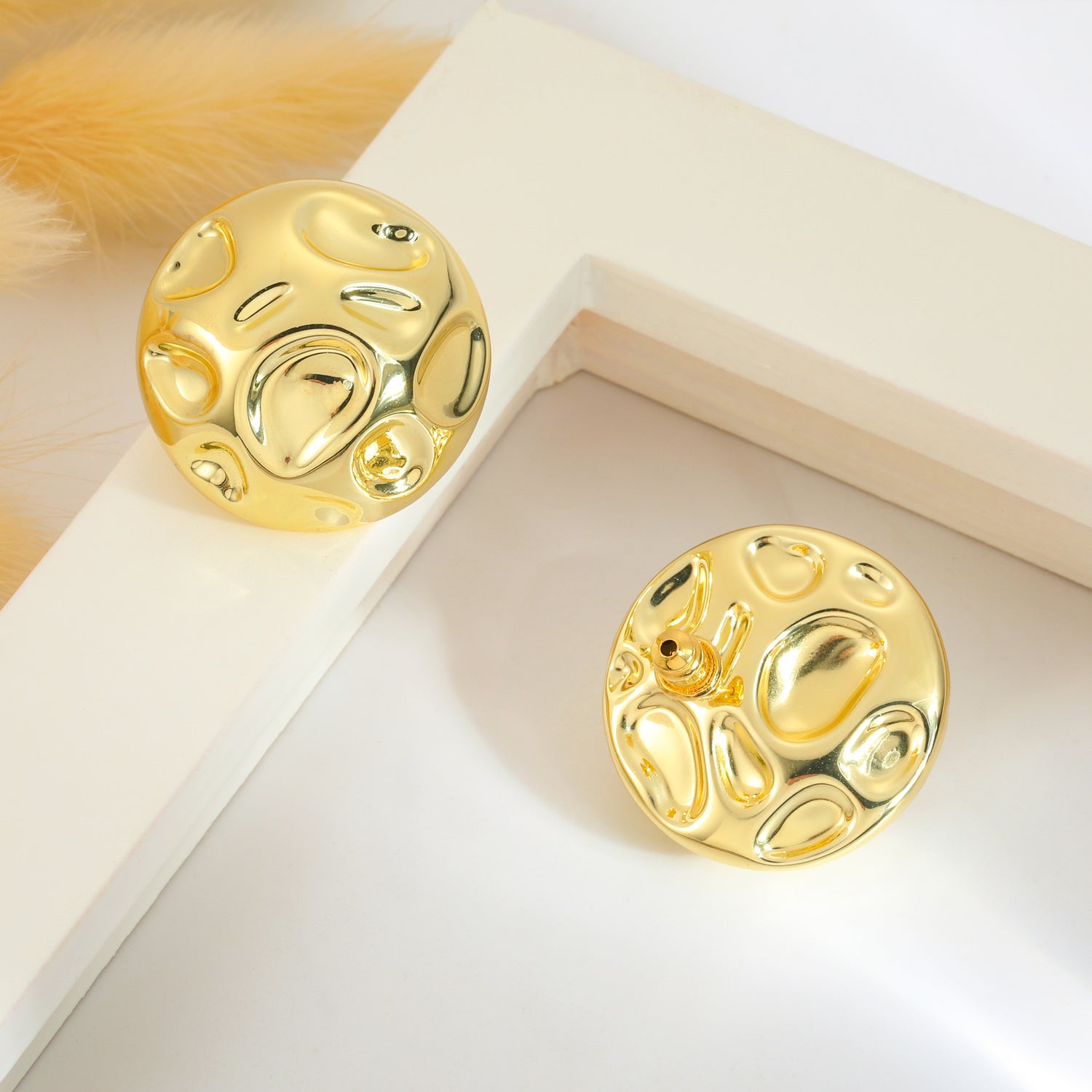 Chunky golden Earrings Stud for Women 14K golden Plated Statement Stud Earrings for Women golden Chunky Earrings Round Hypoallergenic Lightweight Vintage Thick golden Earrings Trendy Jewelry for Women