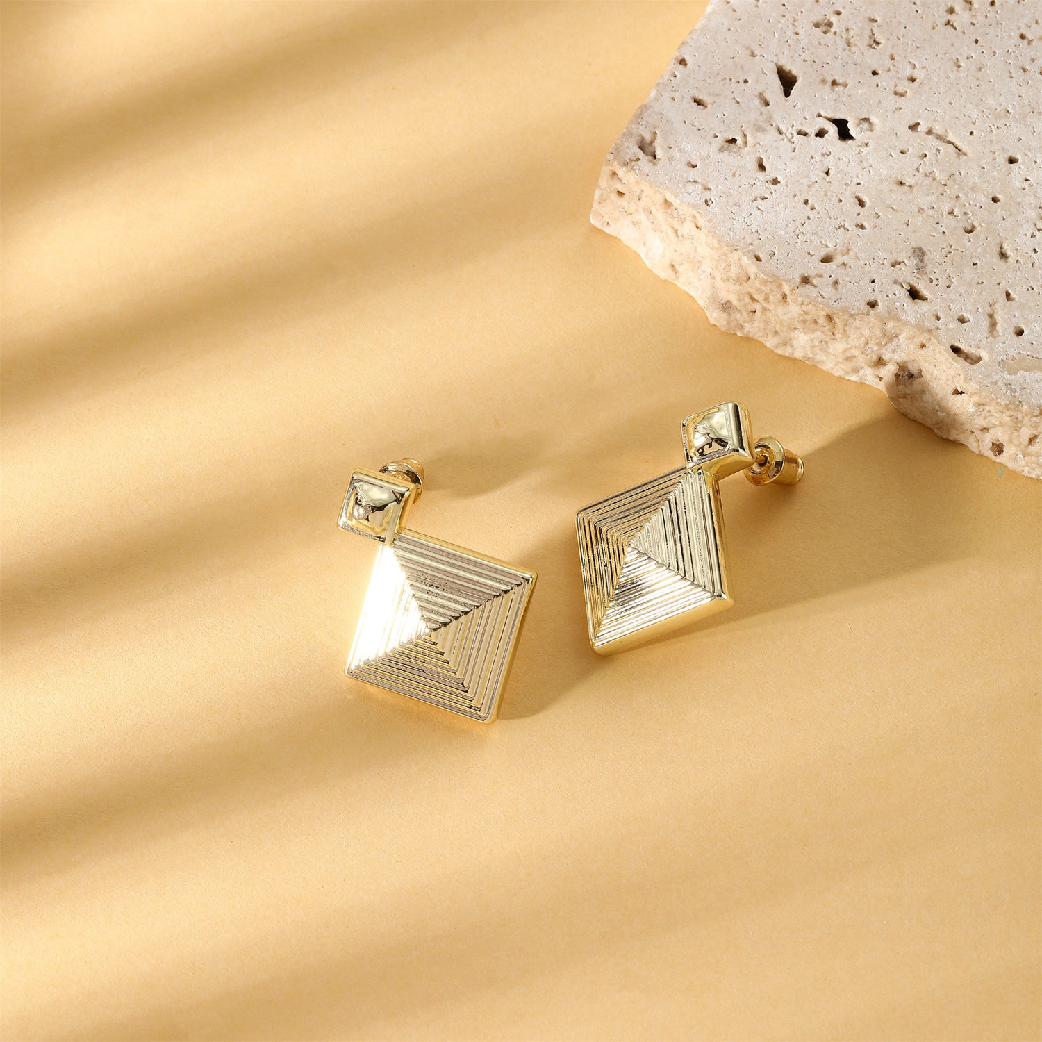 goldenen  Drop Earrings for Women, Statement Geometric Square Vintage goldenen  Dangle Earrings for Party Weeding goldenen  Chunky Earrings Jewelry Gifts for Women