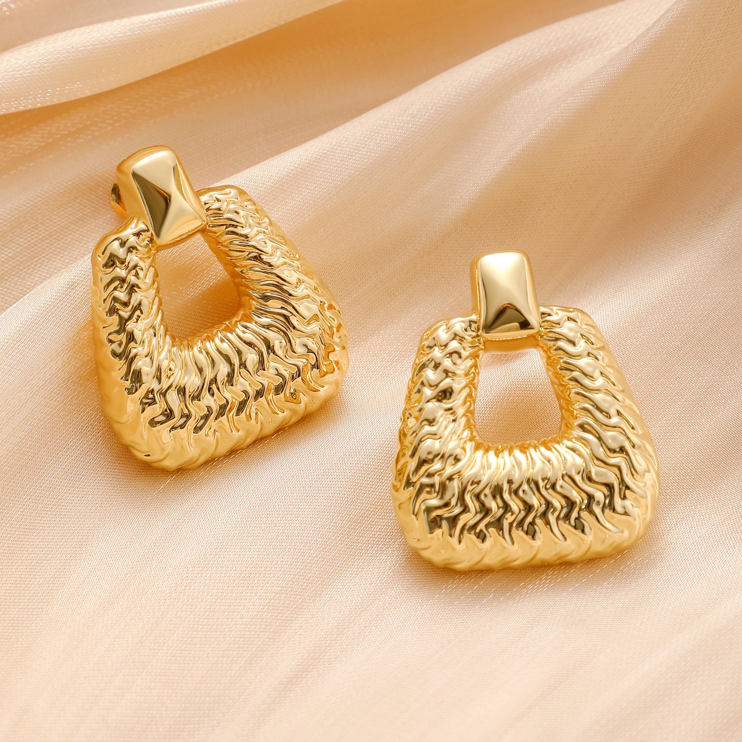 goldenen  Dangle Earrings for Women 14K goldenen  Plated Earrings goldenen  Earrings for Women Trendy Vintage Square Earrings goldenen  Statement Earrings for Women Chunky goldenen  Earrings for Women Jewelry Gifts for Women