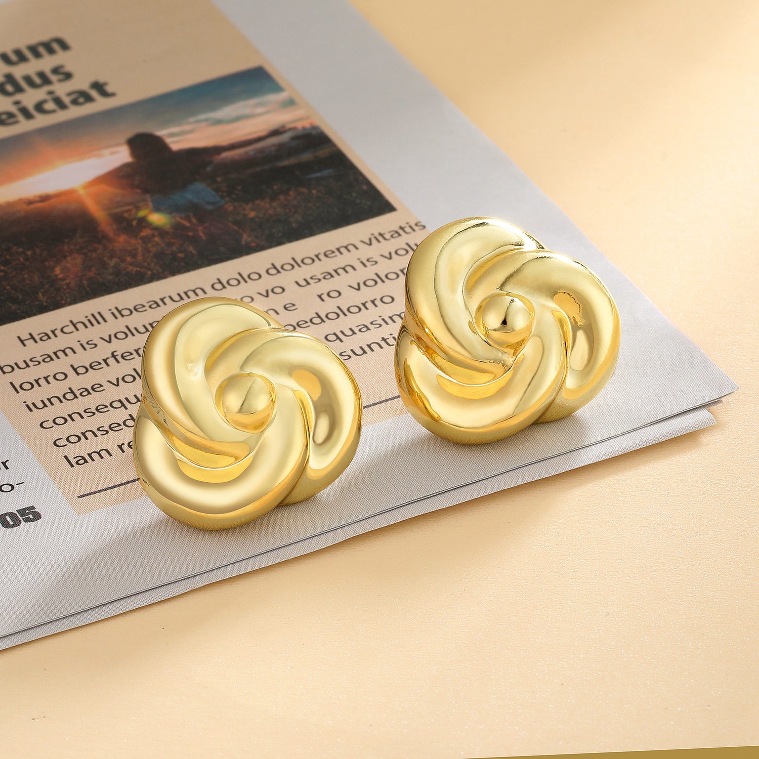 Chunky golden Earrings for Women 14k golden Plated Stud Earrings for Women Hypoallergenic golden Statement Earrings Thick golden Chunky Earrings for Women Trendy Jewelry Gift for Women