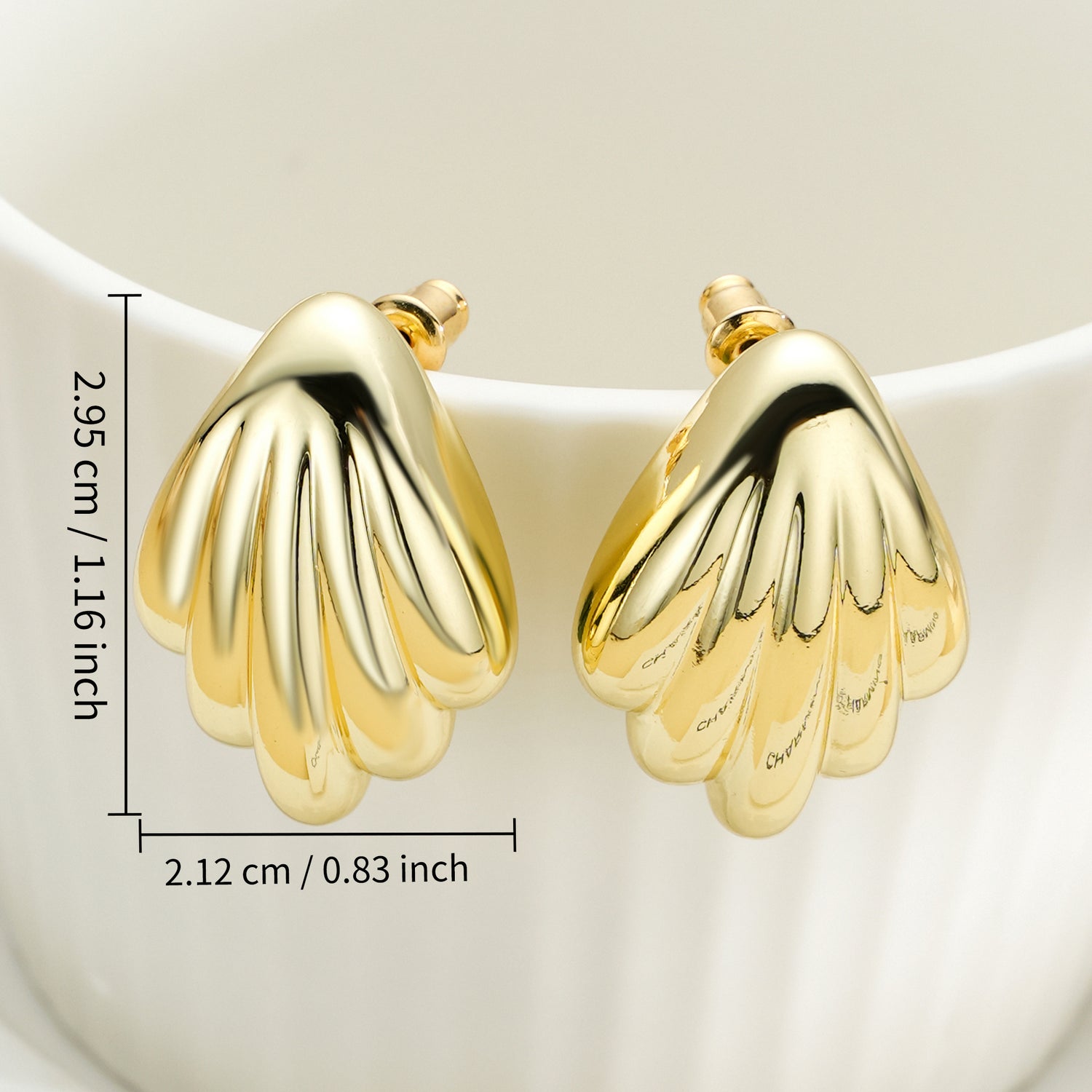 Women's commuting daily popular earrings; Simple and thick women's earrings; Women's fashion jewelry gift